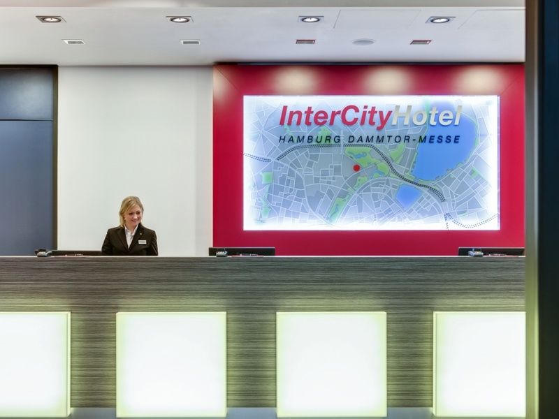 Intercityhotel Hamburg Dammtor-Messe Hamburgo Exterior foto